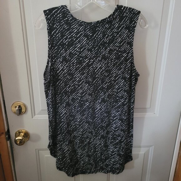 Apt.9 Black & White Sleeveless Top Misses Size XL - Picture 3 of 3